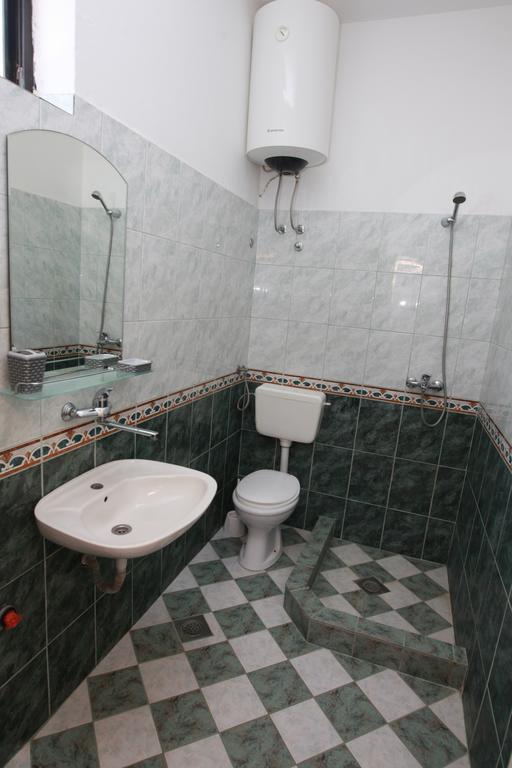 Guest House Ugljevarevic بودفا الغرفة الصورة