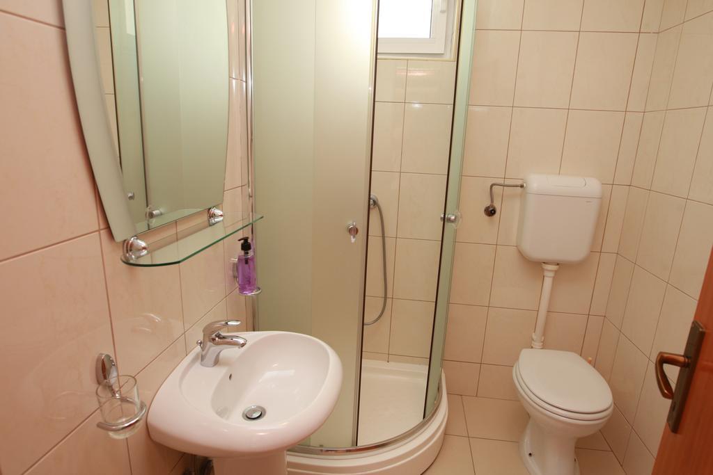 Guest House Ugljevarevic بودفا الغرفة الصورة