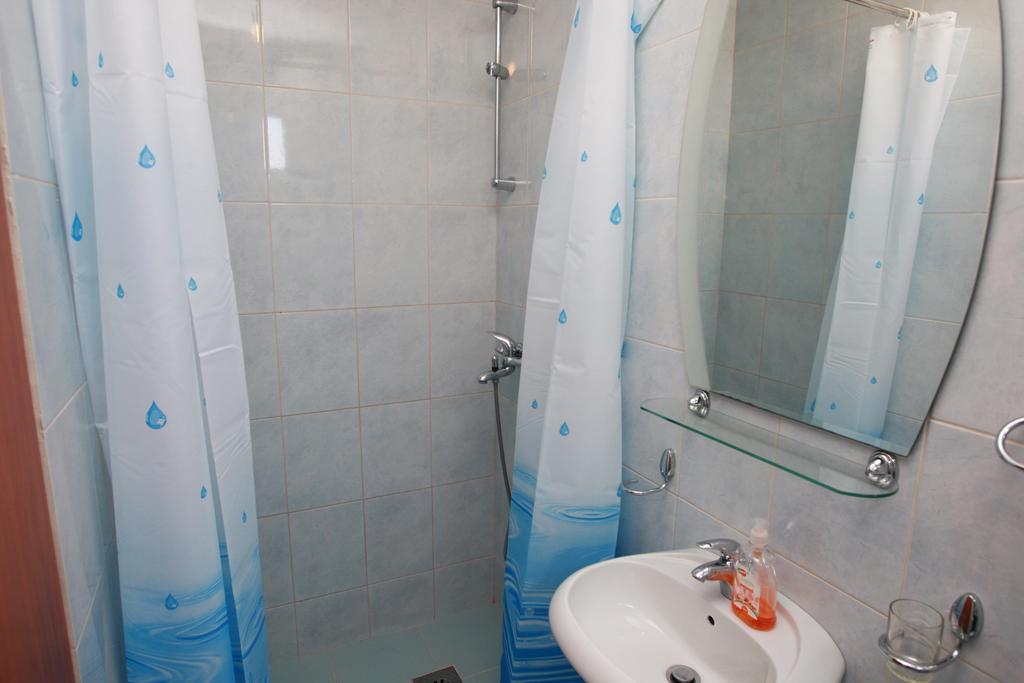 Guest House Ugljevarevic بودفا الغرفة الصورة