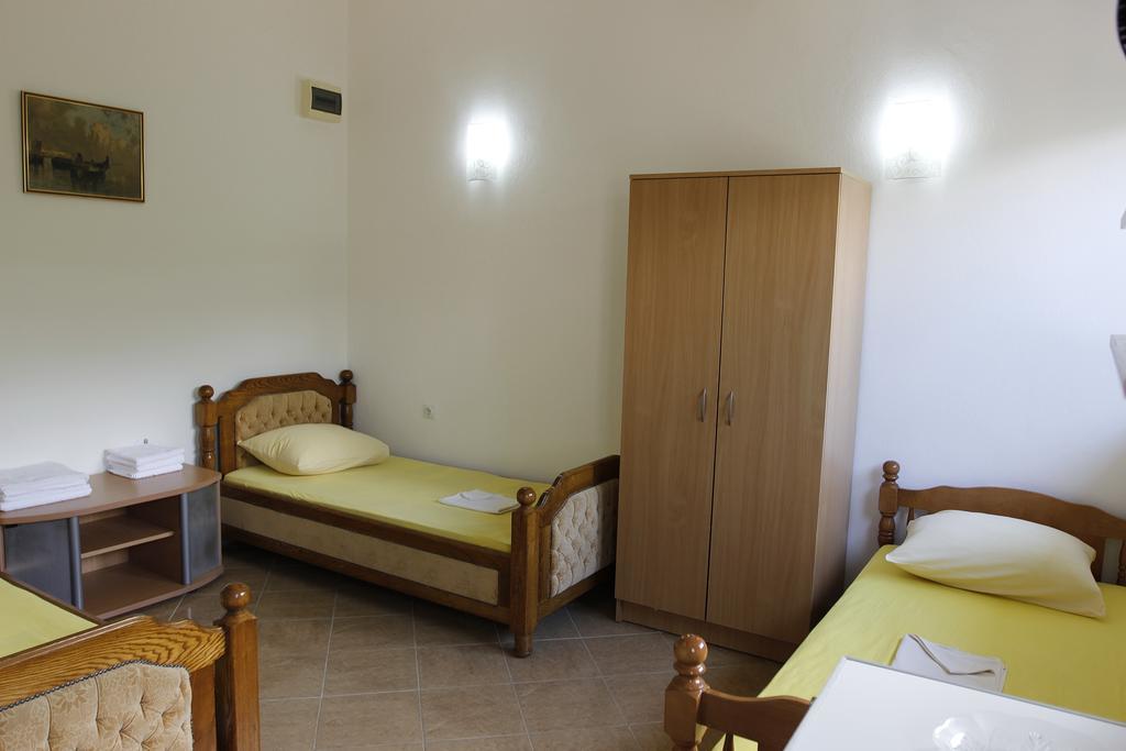 Guest House Ugljevarevic بودفا المظهر الخارجي الصورة